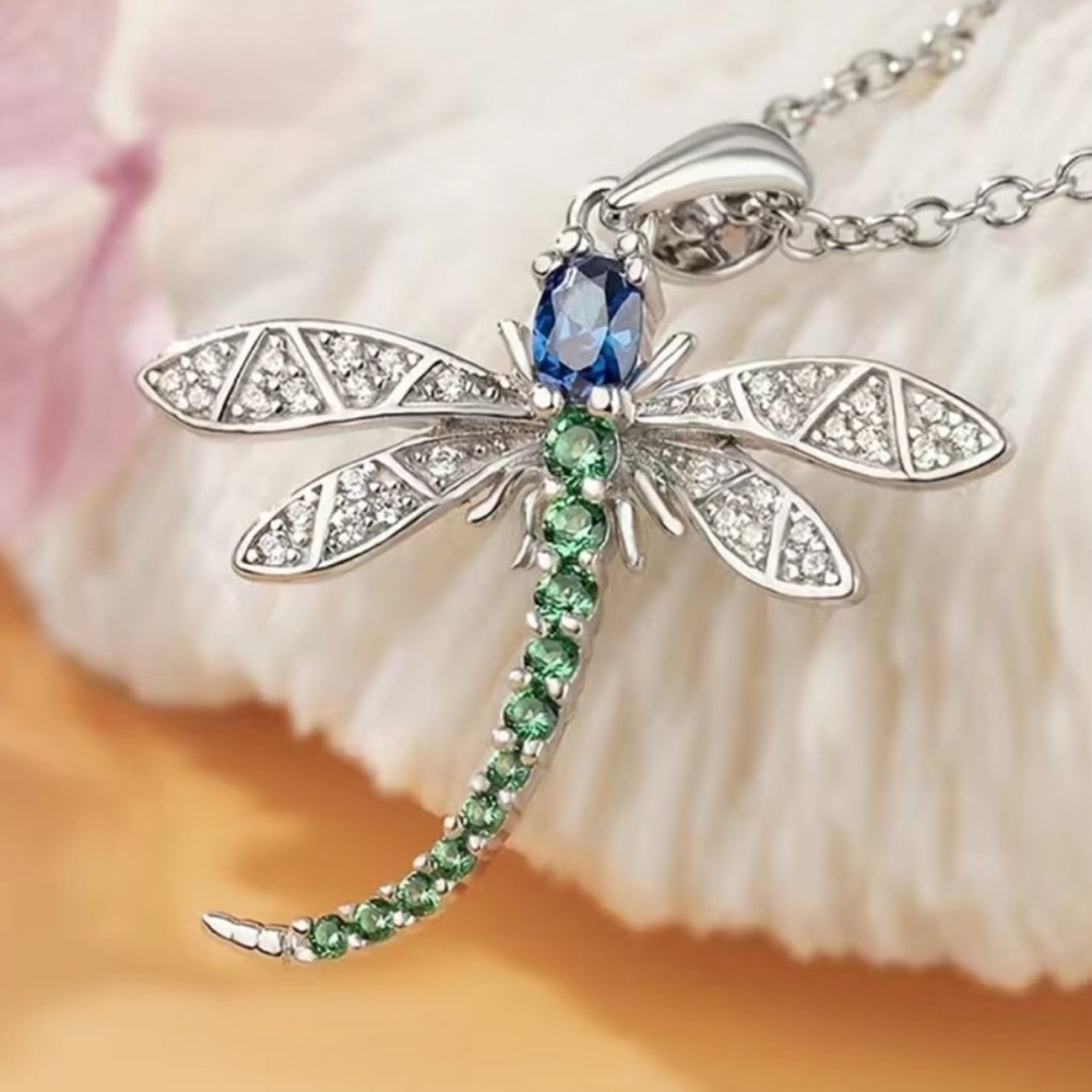 Women Dragonfly Necklace Sliver Rhinestones Dragonfly Necklace Small Necklace